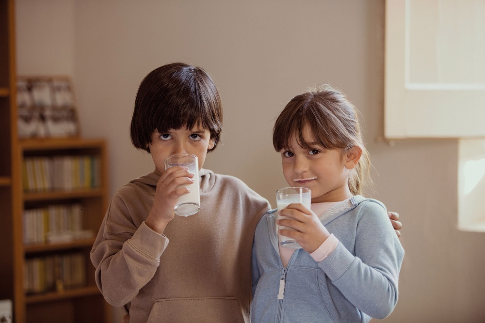 Campaña 'Ningún niño sin bigote'.