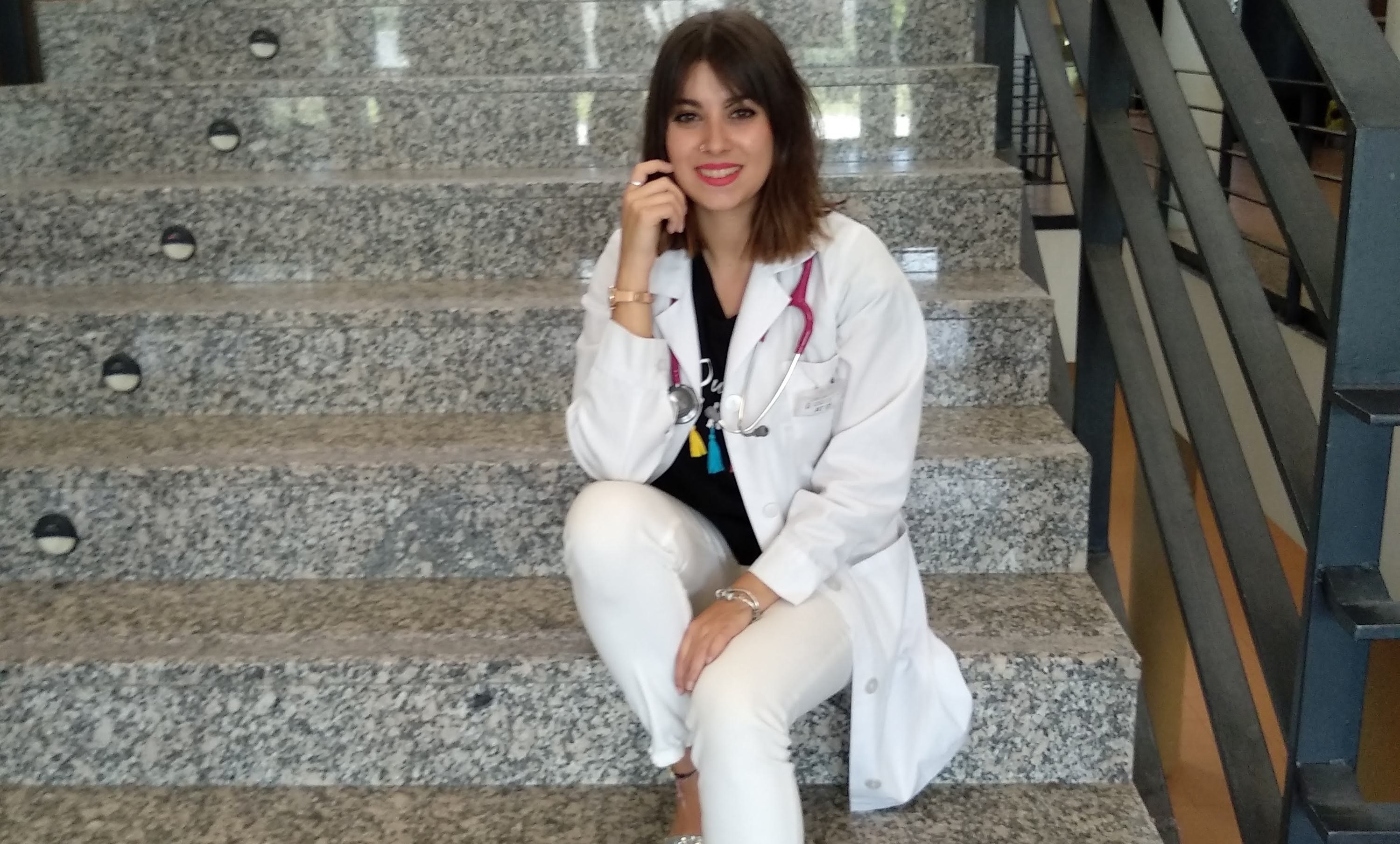 Alba, beneficiaria de las becas CEEM-FPSOMC-FMM. 