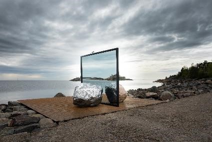 Más de cuarenta artistas exponen sus obras en la Bienal
