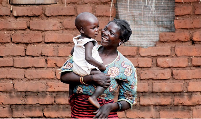 Madre camerunesa con su hijo.