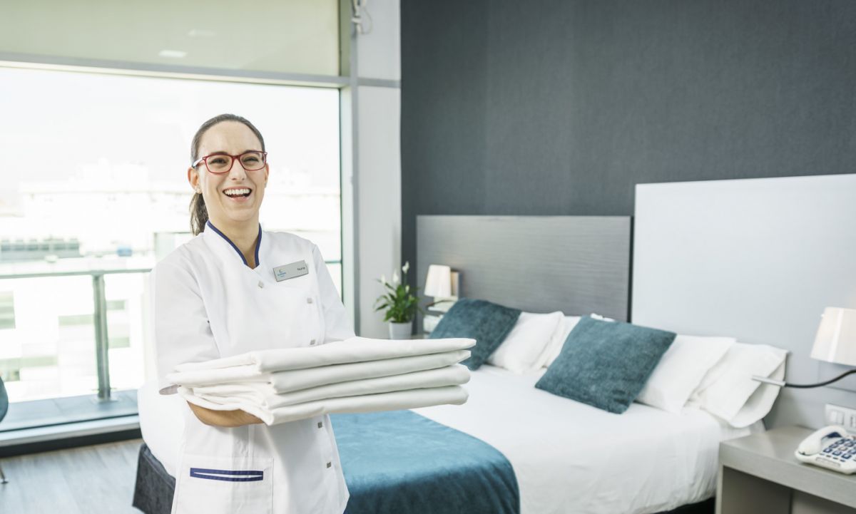La excelencia hotelera pasa por el bienestar de todas las personas, empleados y clientes.