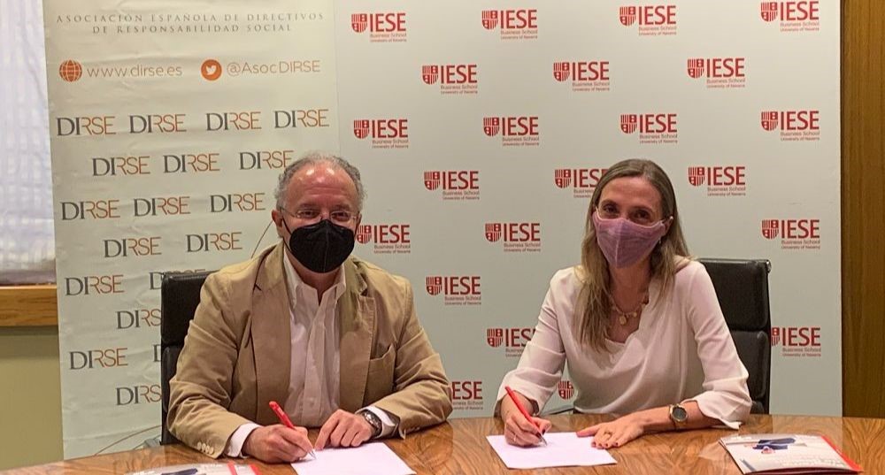 Firma del acuerdo de colaboración entre DIRSE e IESE