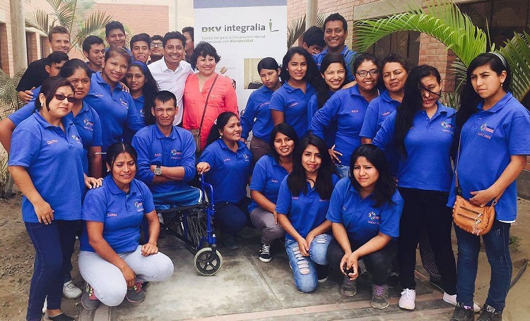 Jóvenes beneficiarios del proyecto Konecta-Fundación Integralia DKV en Perú 