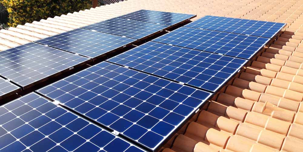 Los ahorros provenientes de la instalación de placas solares cubren sus costes en ocho años.