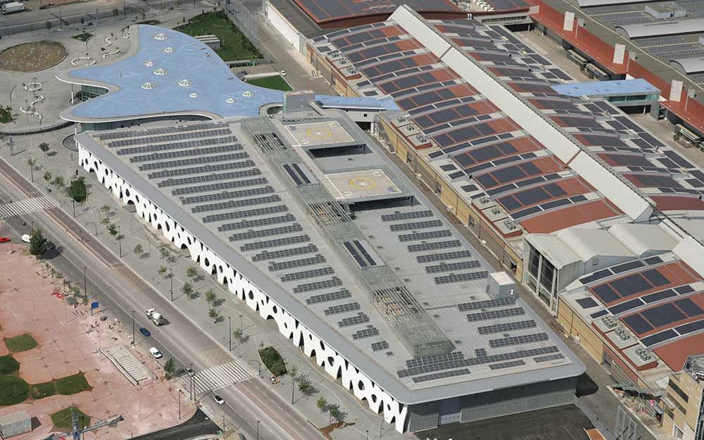 El recinto de Fira de Barcelona que acoge el MWC se alimenta al 100% con energías renovables.