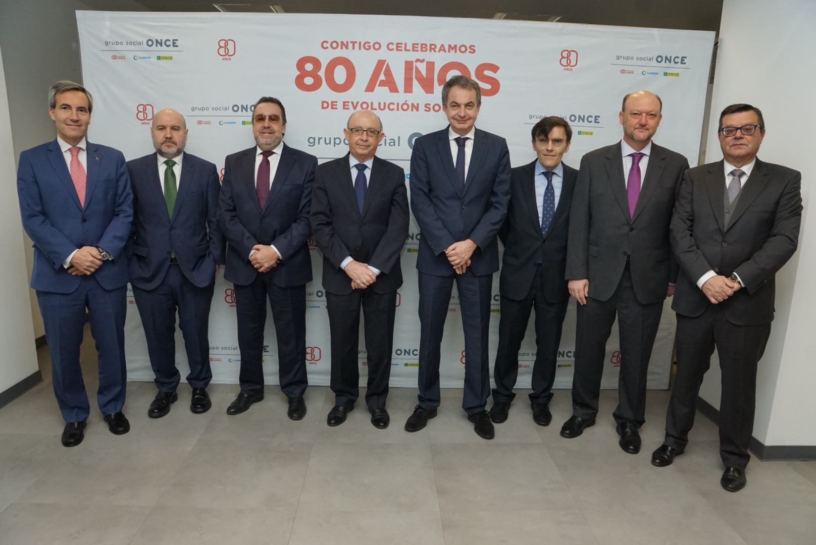Cristóbal Montoro y José Luis Rodríguez Zapatero junto a los responsables del Grupo Social ONCE y el Cermi.