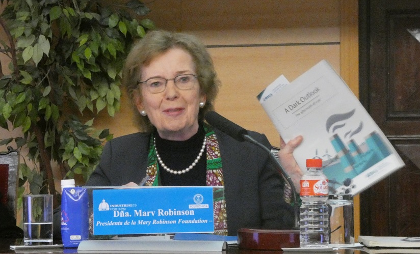 Mary Robinson, durante la presentación del informe 'Un oscuro panorama', del IIDMA