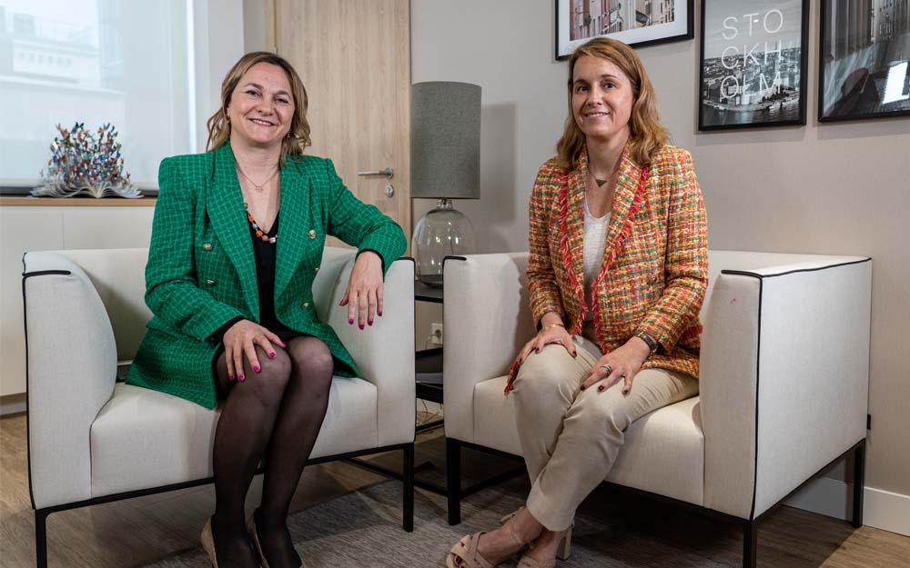 Mayte Valverde y Elia Hermida, cofundadoras de la iniciativa Women in Banking.