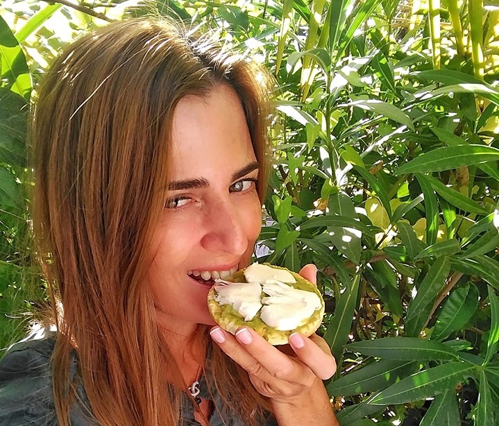 Mercedes Robles enseña hábitos de alimentación saludable.