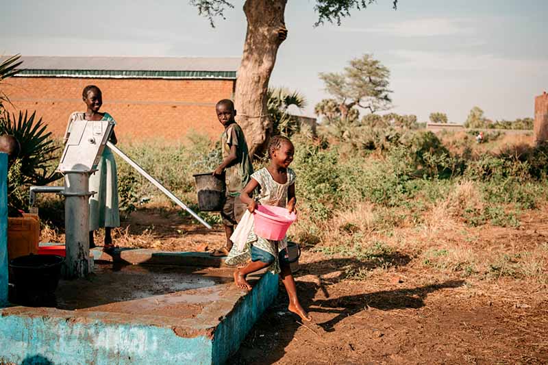 Más de 700 millones de personas en todo el mundo carecen de acceso a agua potable.