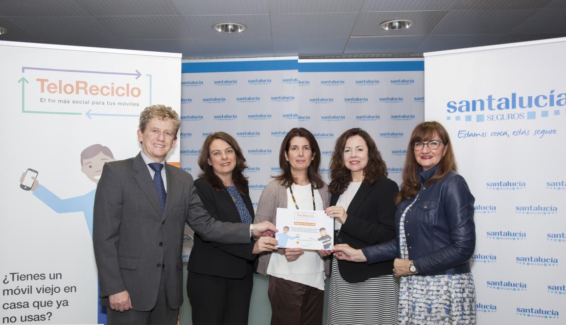 La aseguradora Santalucía reconocida por su participación en TeloReciclo. 