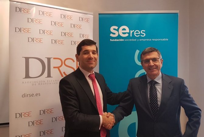 El presidente de Dirse, Francisco Hevia, y el de la Fundación Seres, Francisco Román, en la firma del acuerdo.