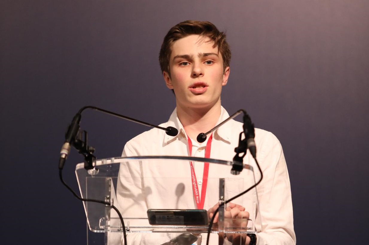 El activista irlandés Theo Cullen-Mouze, en su duro alegato a los políticos reunidos en la COP25  