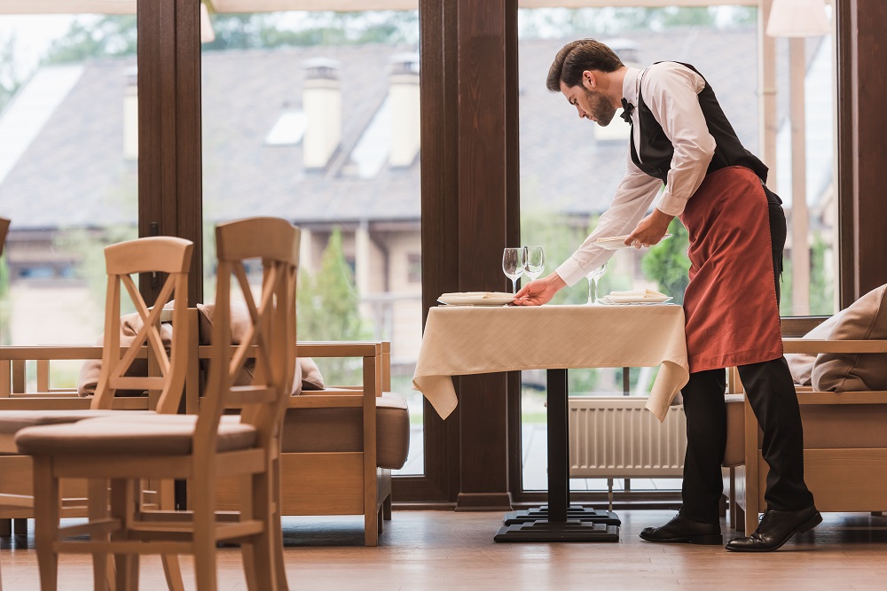 Se estima que 1.7 millones de profesionales en España están vinculados a la hostelería.