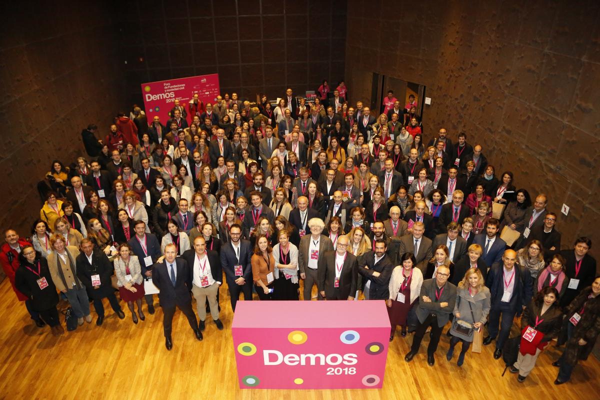 Foto de familia de los participantes en Demos 2018.