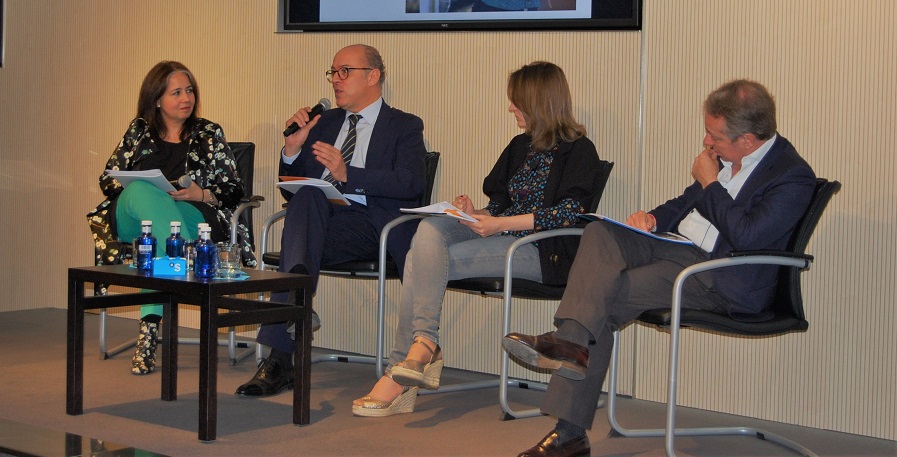 De izda. a dcha.: Miwi Clavera (Dirse), David Menéndez (Bankia), Beatriz Herrera (Mahou-San Miguel) y Lorenzo Cooklin (F. Mutua Madrileña)