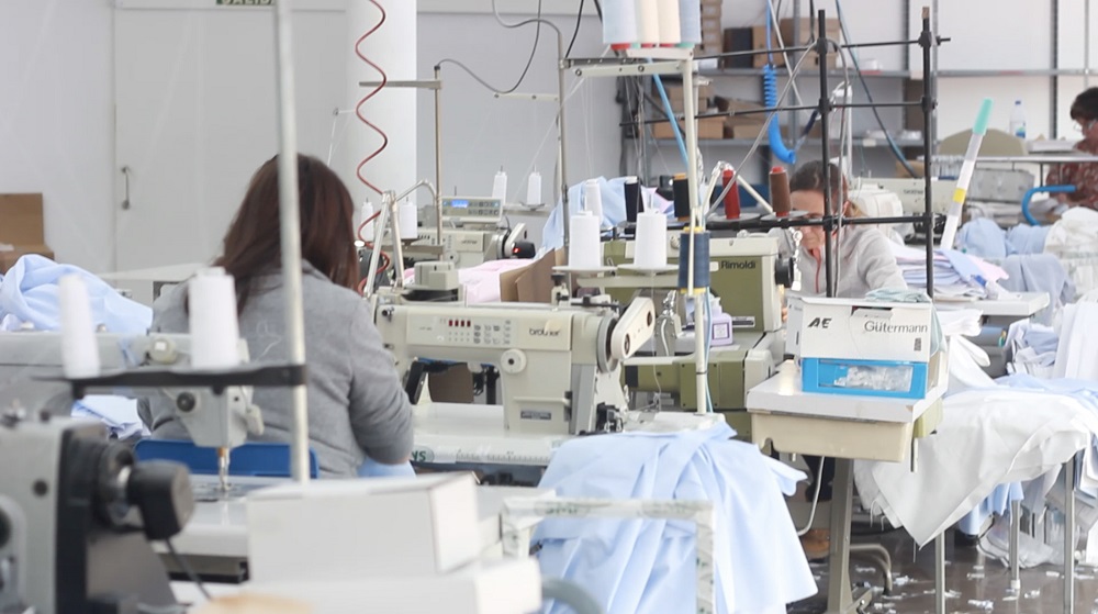 Trabajadoras en El Taller de Puri, una de las empresas proveedoras de Sepiia.