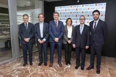 Presentación de 'Serena' con responsables de Orange e ILUNION Sociosanitario.
