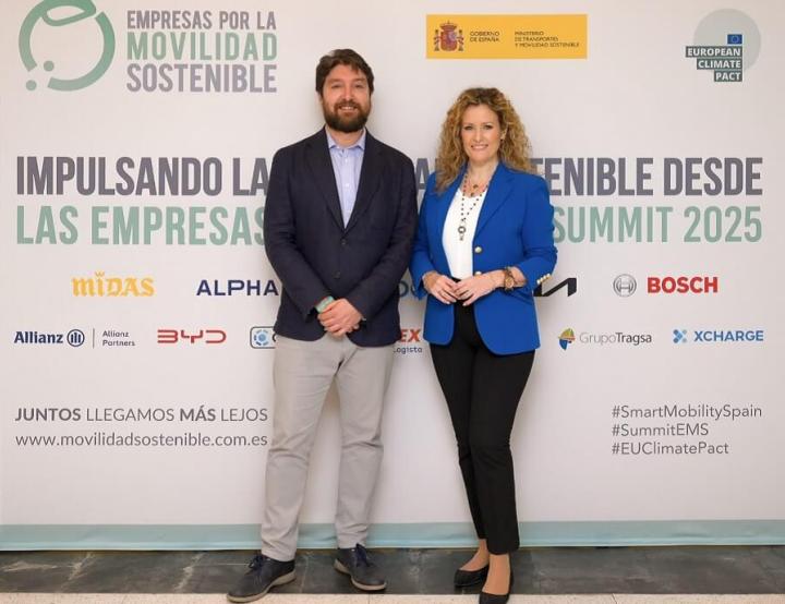 Miguel Álvarez Martínez, nuevo director general de Estrategias de Movilidad de la Secretaría General de Movilidad Sostenible del Ministerio de Transportes y Movilidad Sostenible y May López, directora de Desarrollo de Empresas por la Movilidad Sostenible.