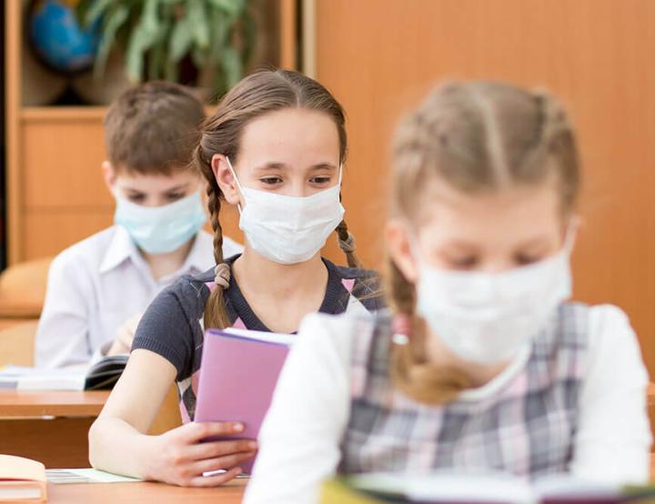 En casi uno de cada cinco centros escolares no se cumplen la actual normativa vigente de <40 g/m3; en 109 centros escolares (el 19%) del total de 573 analizados.