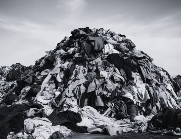 Compartir ropa podría ser una nueva forma de vestir dejando menos huella ecológica.