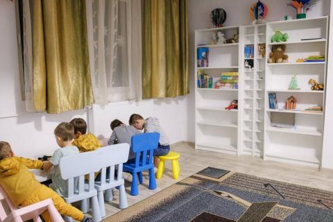 Para estos niños y niñas, vivir en una institución puede comprometer su desarrollo y bienestar.