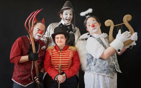 La historia se sitúa en el instante en el que el Dr. Down muere.