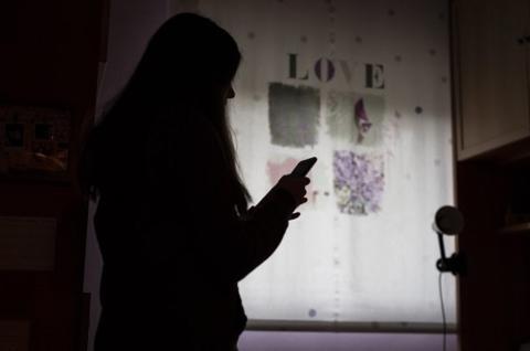 Prohibir los móviles y el acceso a Internet a niños y niñas puede ir contra los derechos de la infancia