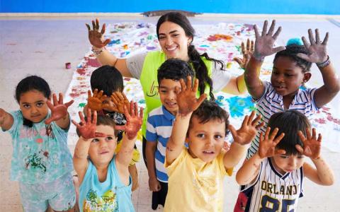 Estas iniciativas buscan dar oportunidades a los colectivos que más lo necesitan.
