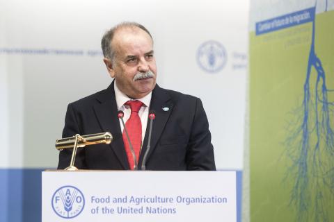 Enrique Yeves, durante una rueda de prensa en Roma.