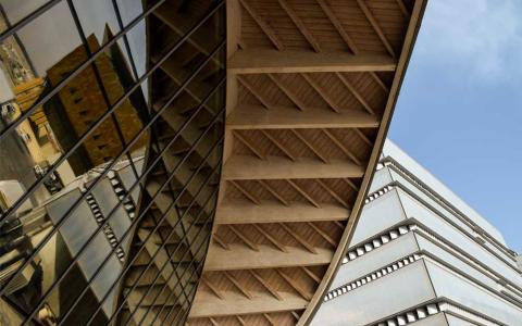 La petición destaca el liderazgo de las administraciones en la descarbonización.