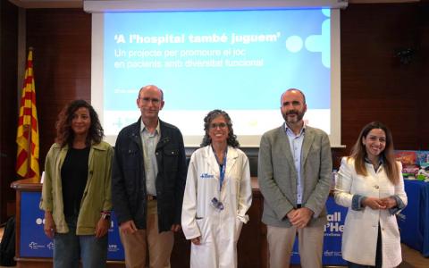 El objetivo del proyecto es promover el juego dentro del hospital, independientemente de las barreras que puedan existir.