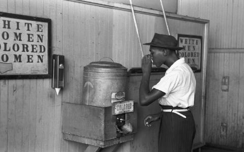 En el cine, el rastro del racismo se entrelaza con su evolución.