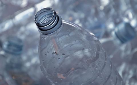 Las fundas se fabrican en distintos talleres de inserción social en Euskadi y Madrid.