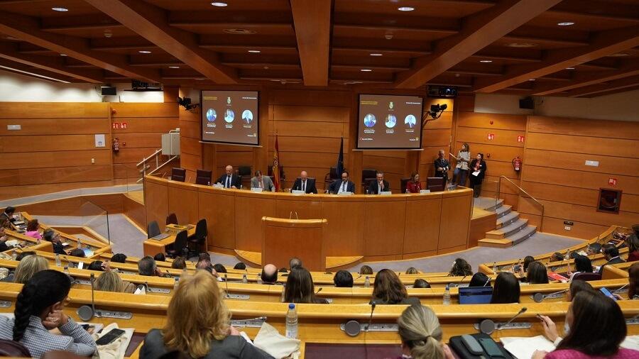 La Fundación Orange y Save The Children presentaron el estudio Infancia y adolescencia en entornos digitales en el Palacio del Senado. La Fundación Orange y Save The Children presentaron el estudio Infancia y adolescencia en entornos digitales en el Palacio del Senado.