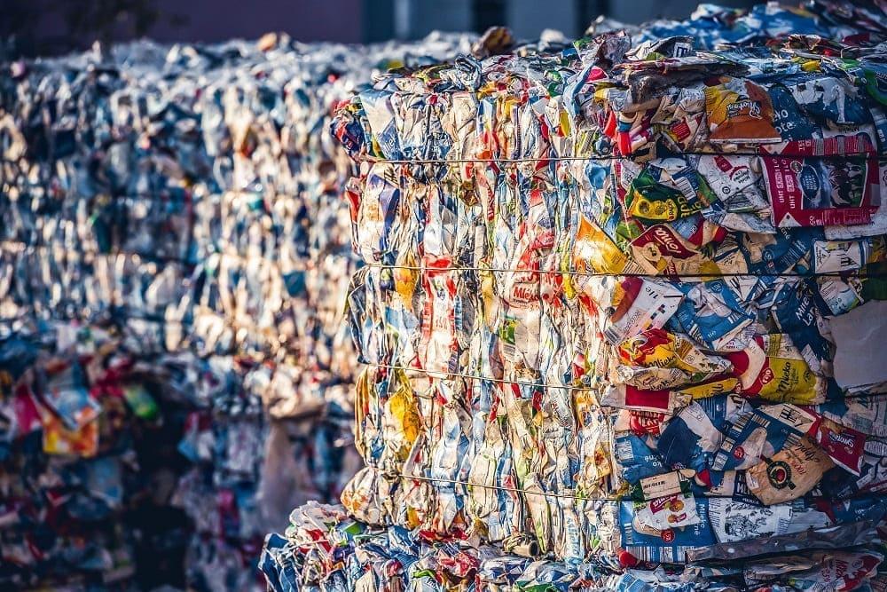 La Ley prohíbe la destrucción de excedentes no vendidos de productos no perecederos tales como textiles o juguetes