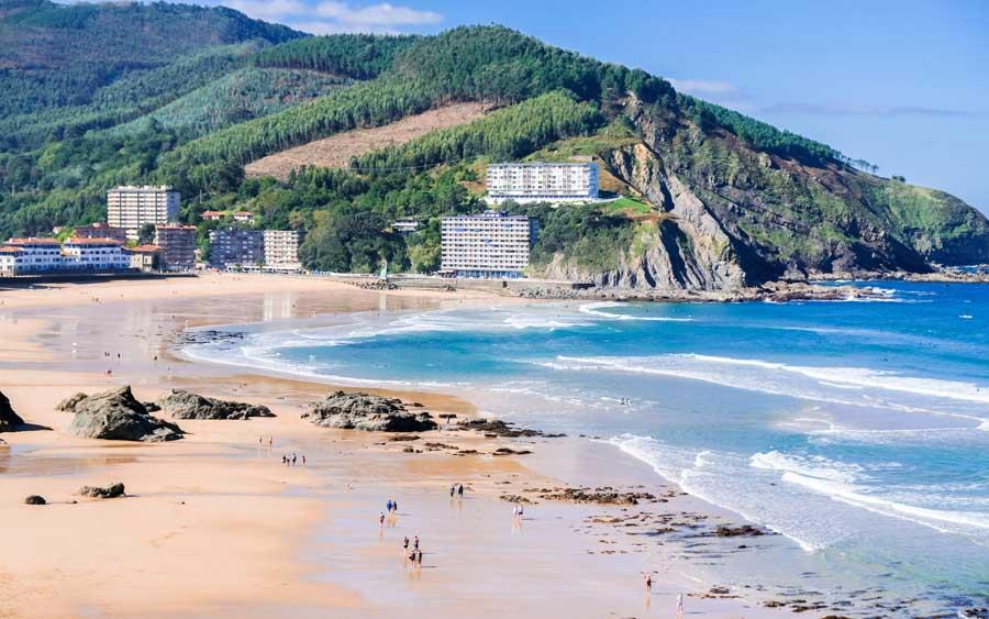 El 15% de las playas con Bandera Azul del mundo se encuentra en España. El 15% de las playas con Bandera Azul del mundo se encuentra en España.
