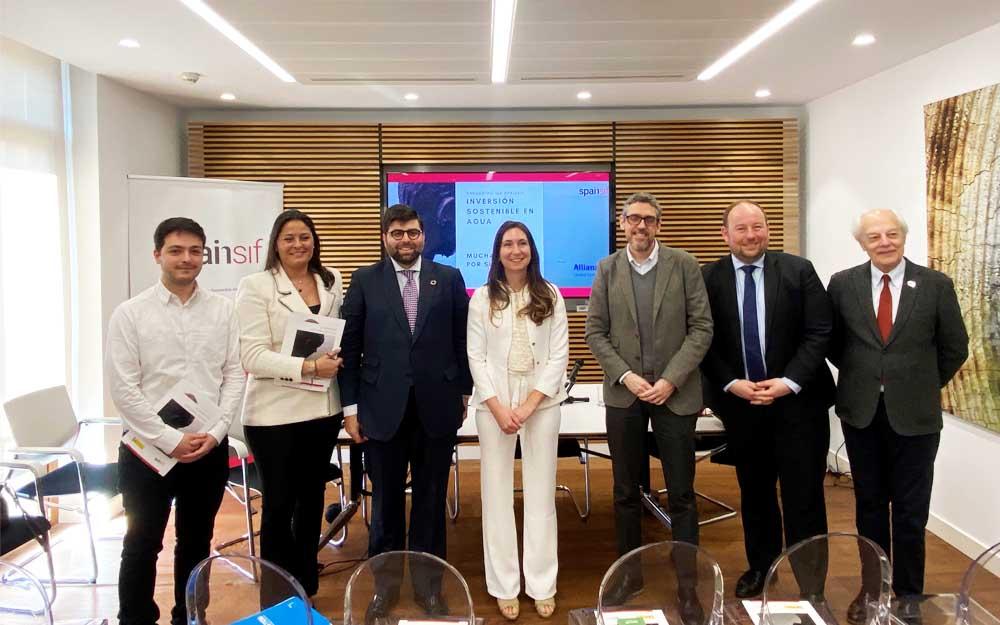 Durante el encuentro, se presentó el estudio 'La inversión sostenible en agua'.