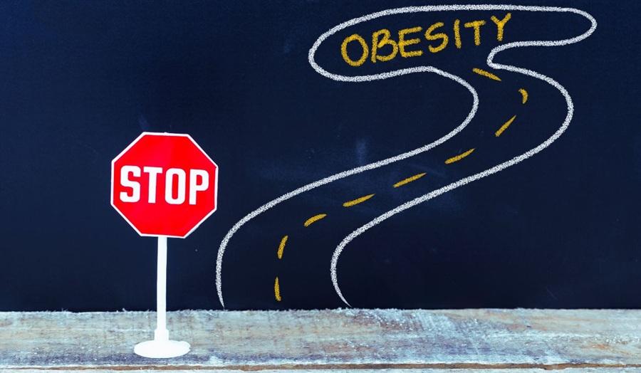 Según el informe 'Alimentando el negocio: Cómo los entornos alimentarios ponen en peligro el bienestar de la infancia', que se basa en datos recopilados en más de 190 países, el índice de obesidad ha aumentado de un 3% a un 9,4%.