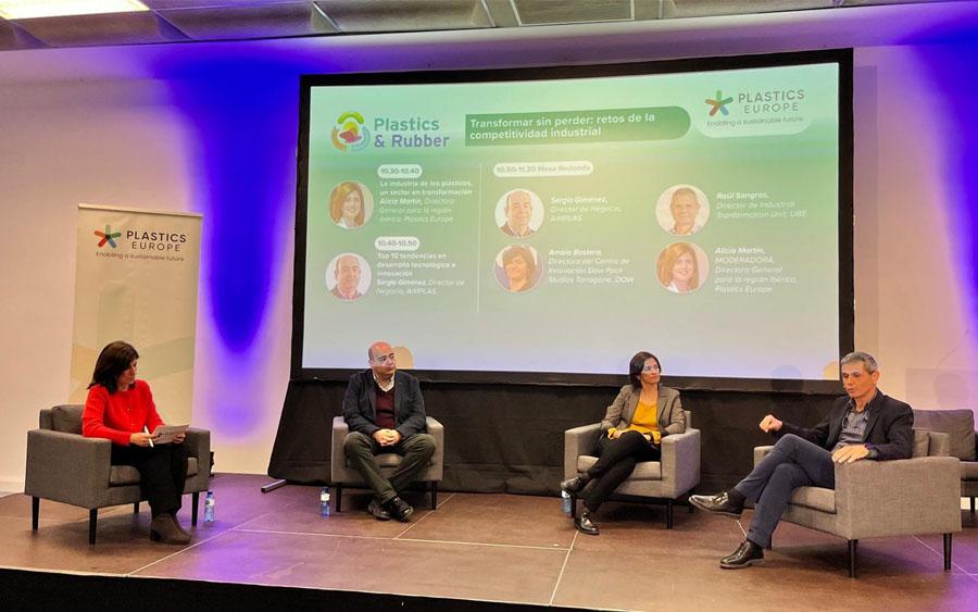 El sector del plástico emplea en España a más de 97.000 personas en 4.000 empresas. El sector del plástico emplea en España a más de 97.000 personas en 4.000 empresas.