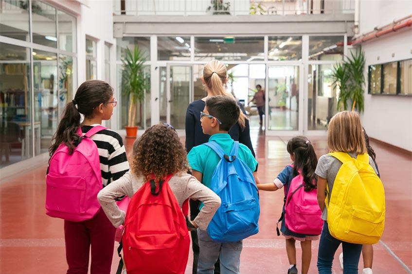 Un tercio de las víctimas de acoso escolar en España dice no contárselo a nadie. Un tercio de las víctimas de acoso escolar en España dice no contárselo a nadie.
