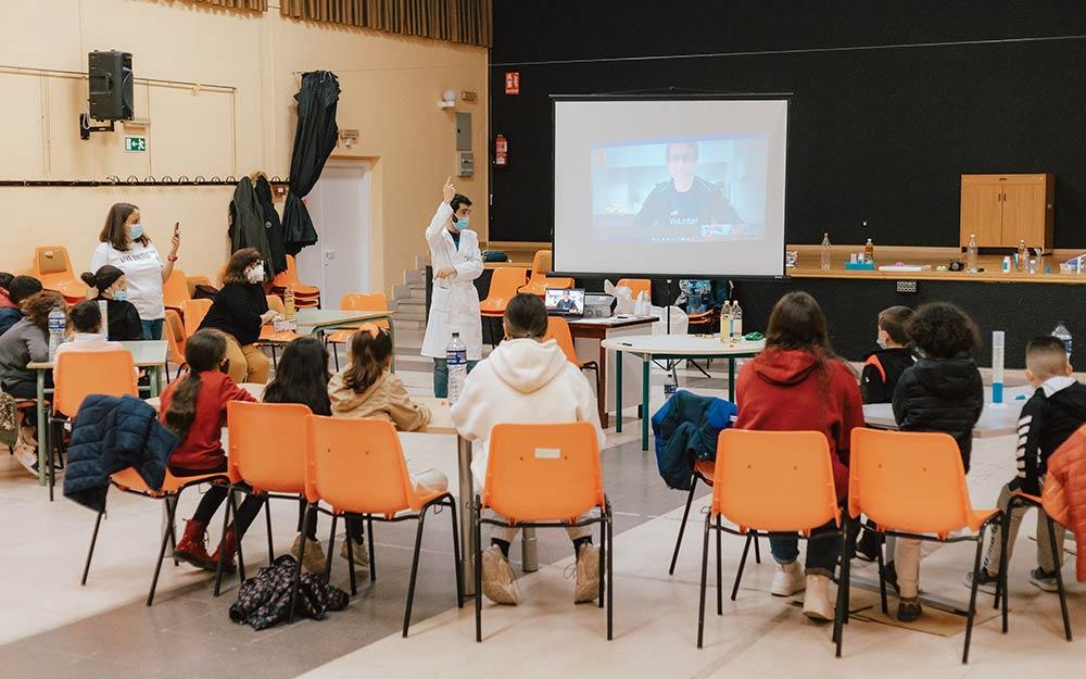 El programa ofrece apoyo psicosocial y aprendizaje del idioma a refugiados ucranianos.