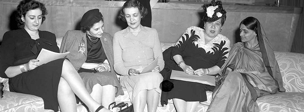 Fryderyka Kalinowski (Polonia), Bodgil Begtrup (Dinamarca), Minerva Bernardino (República Dominicana) y Hansa Mehta (India), delegadas de la Subcomisión de la Condición Jurídica y Social de la Mujer, mayo de 1946 en Nueva York. ONU