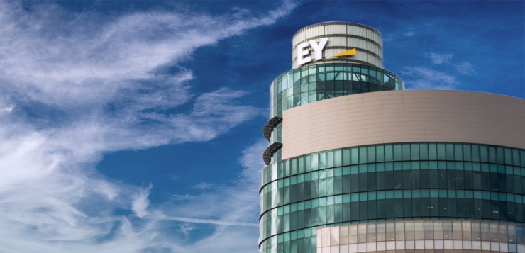 EY fue de las primeras en  implementar el teletrabajo para todos sus empleados.