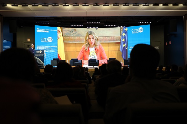 Yolanda Díaz durante su intervención en la XXX Asamblea General de CEPES